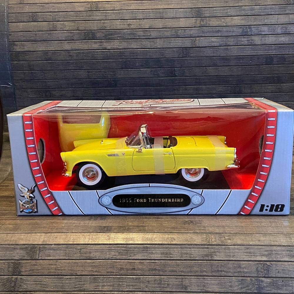 1955 Ford Thunderbird Convertible, Yellow - Road Signature 92068 - 1/18 Scale